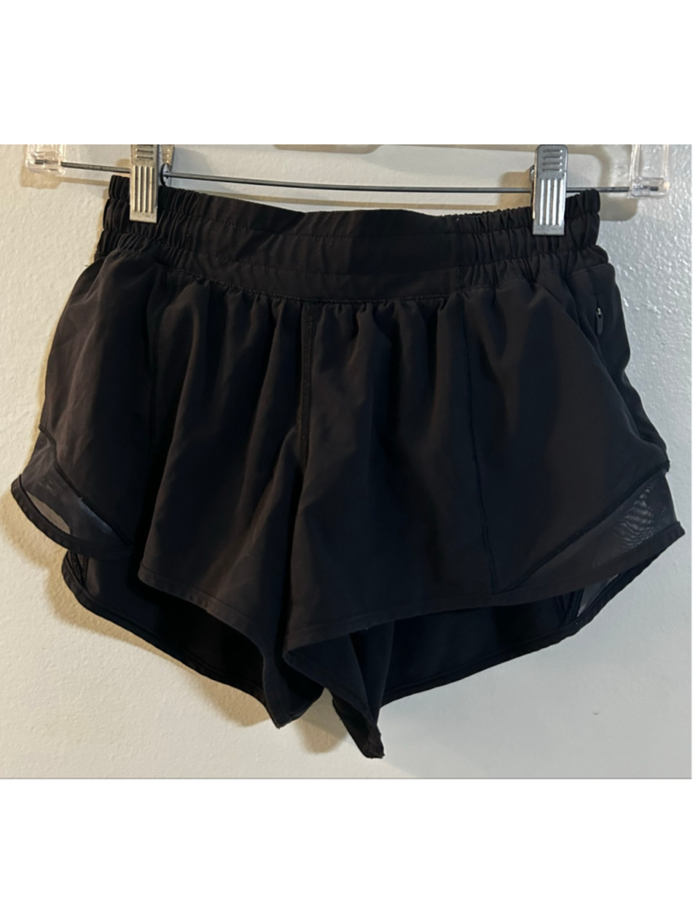 Lululemon Hotty Hot Short II 2.5” Black Running Shorts Size 4